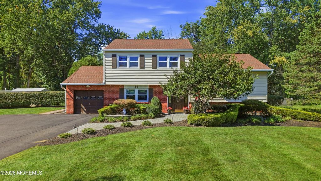 34 Eliot Road, Manalapan