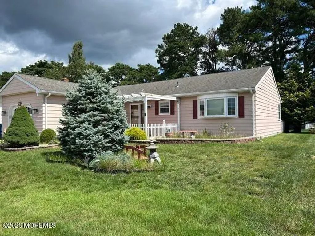 36 Innsbruck Drive, Toms River