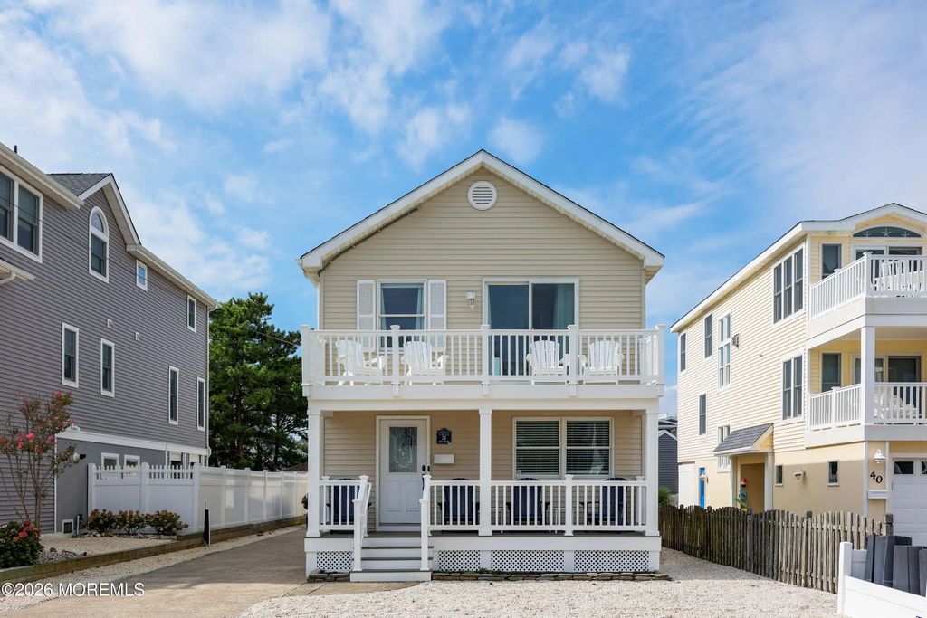 36 16th Street, Surf City