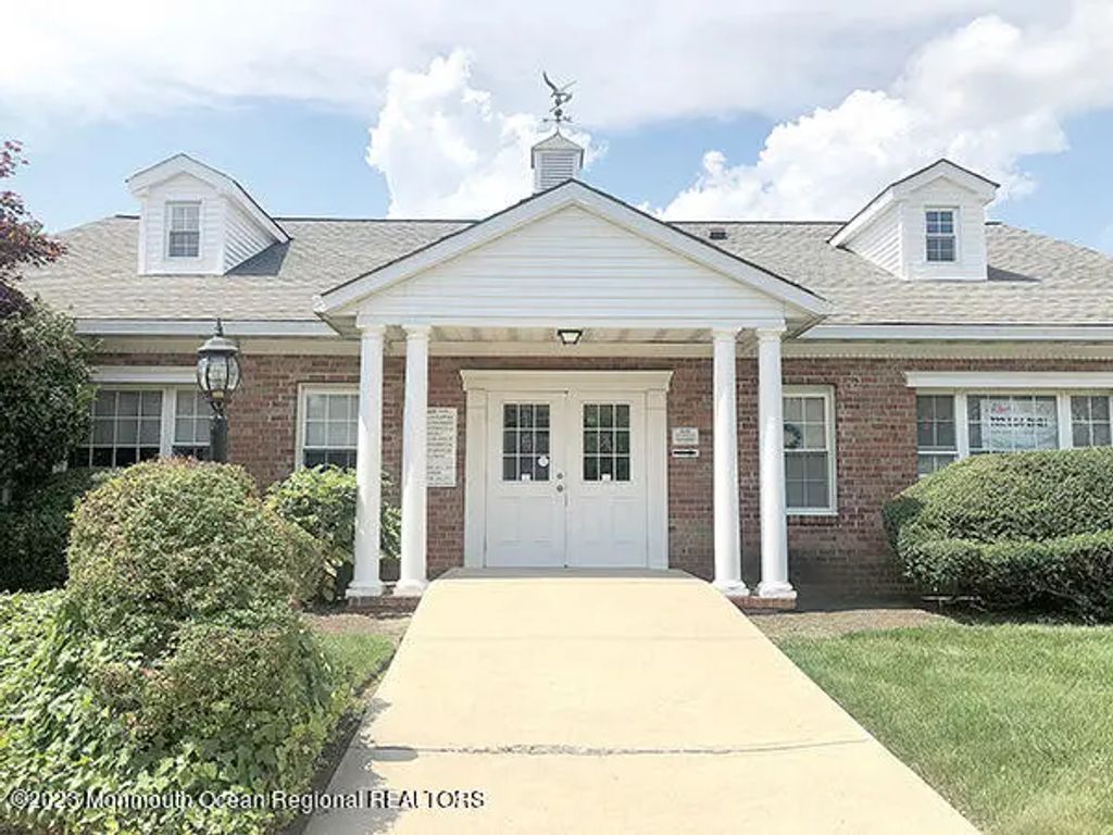 623 River Road, Fair Haven
