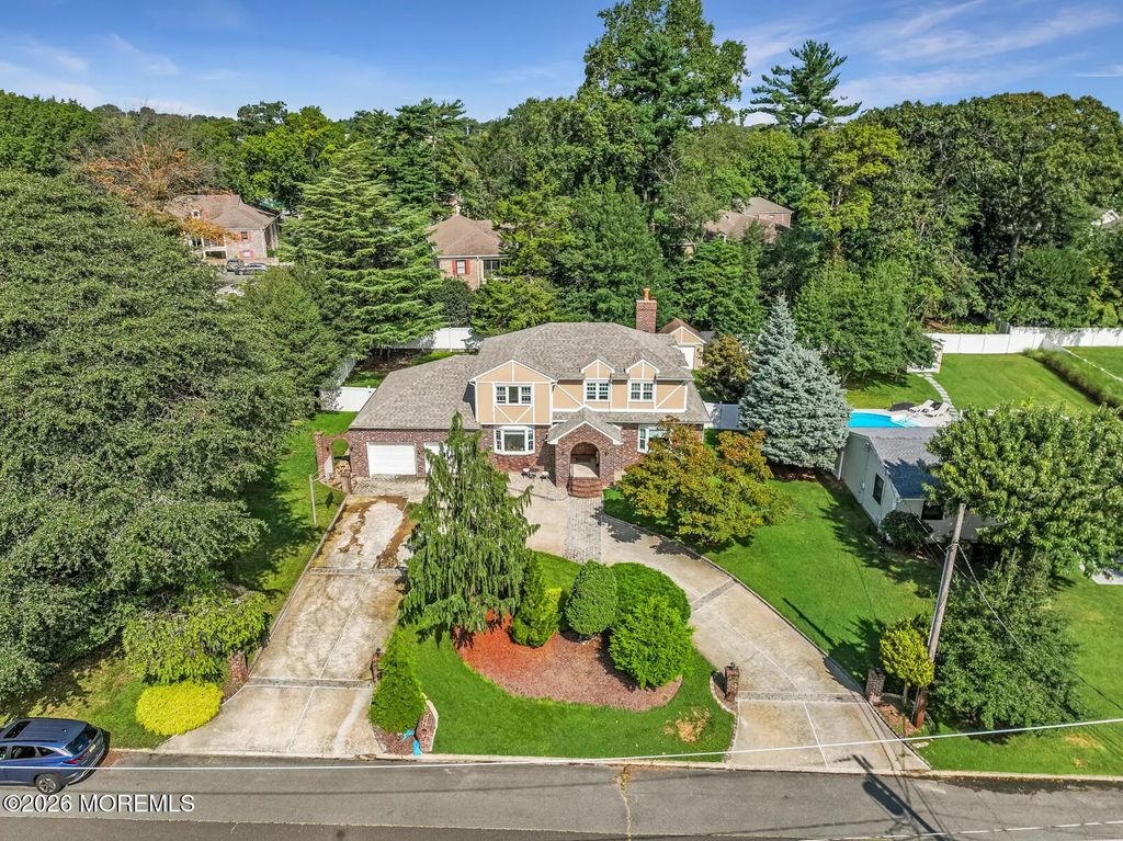 1106 Hawthorne Parkway, Spring Lake