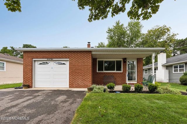 38 Biabou Drive, Toms River