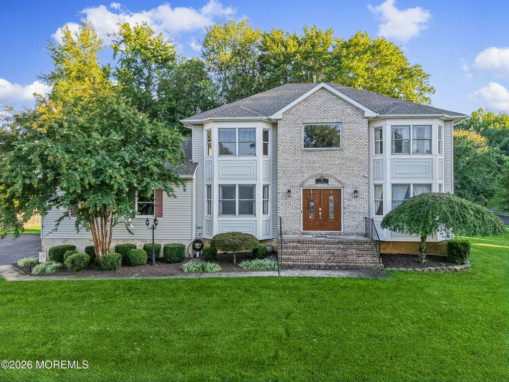 11 Camelot Drive, Monroe