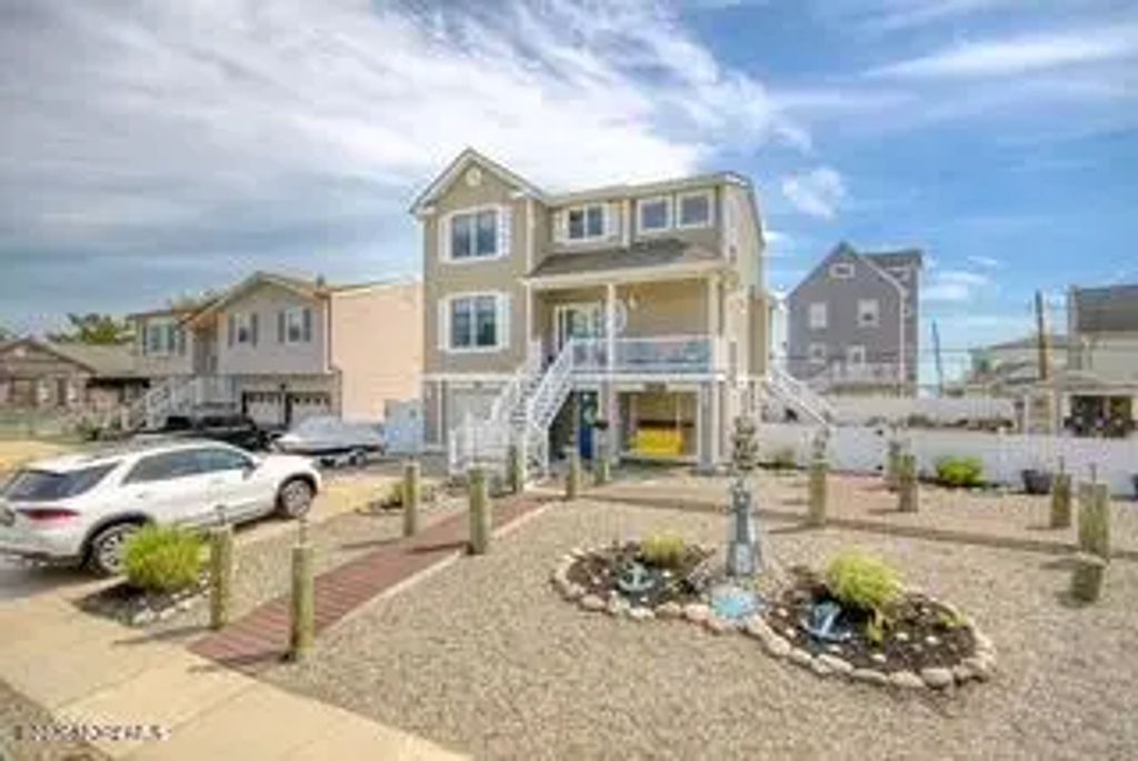 207 Ceylon Avenue, Seaside Heights