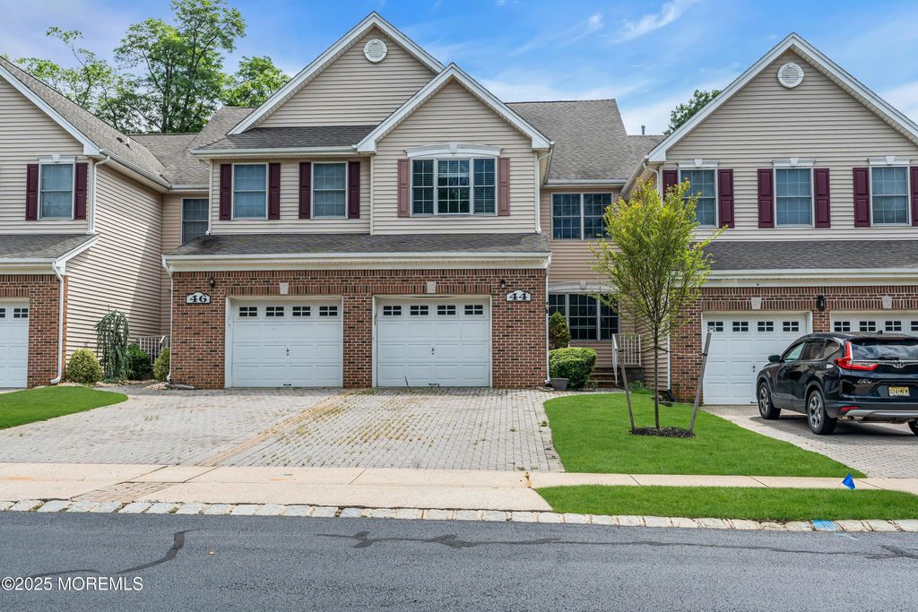 44 Smock Court, Manalapan