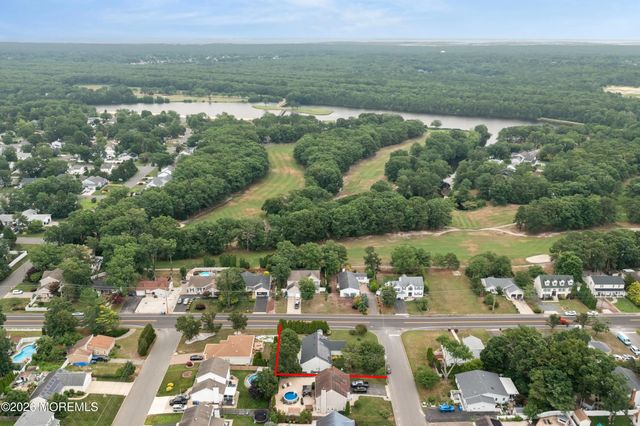 994 Treasure Avenue, Manahawkin