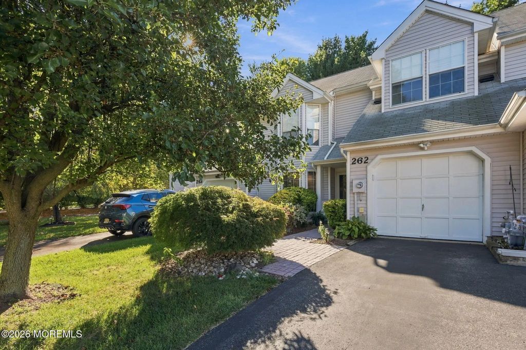 262 Daffodil Drive, Freehold