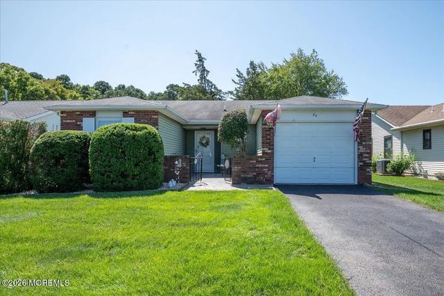 84 Everest Drive S, Brick