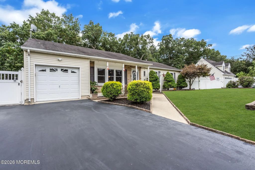 143 Lakewood Avenue, Lanoka Harbor