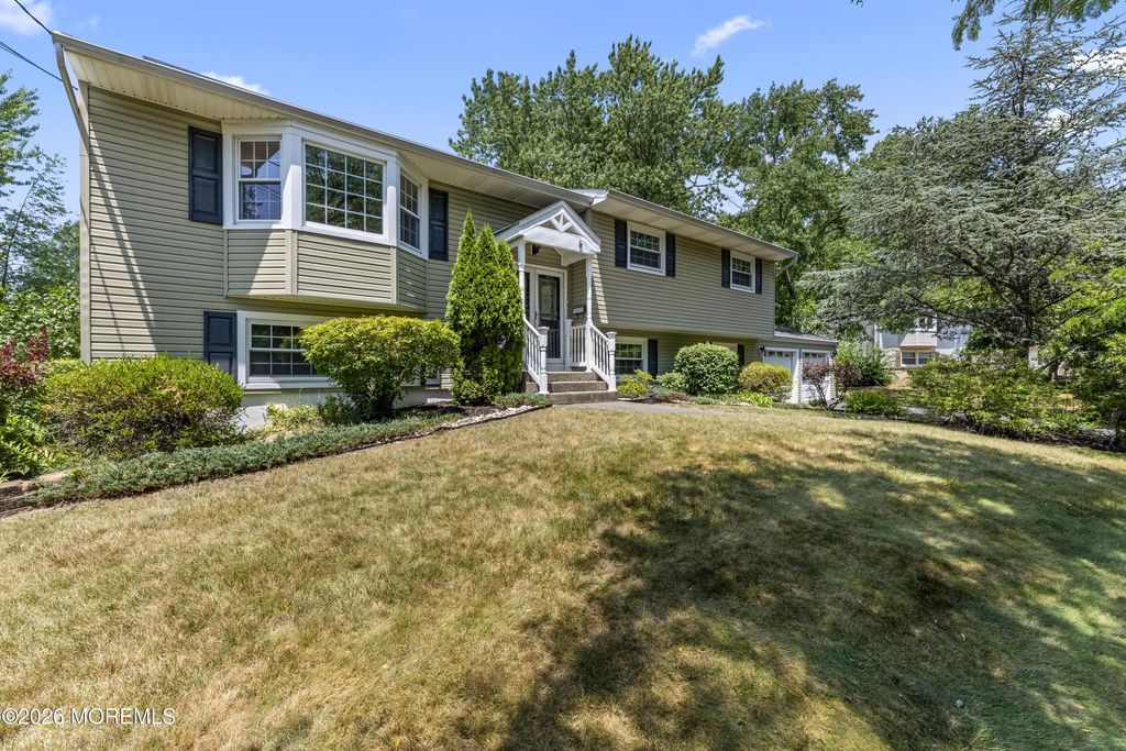5 Yale Court, East Brunswick