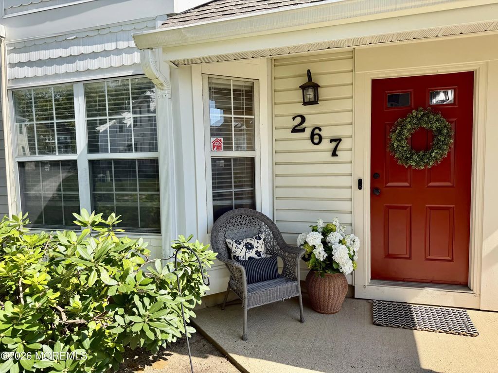 267 Tulip Lane, Freehold