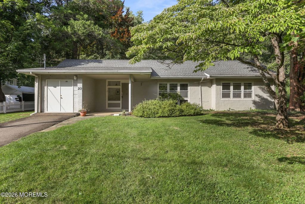 20 Farm Lane, Roosevelt