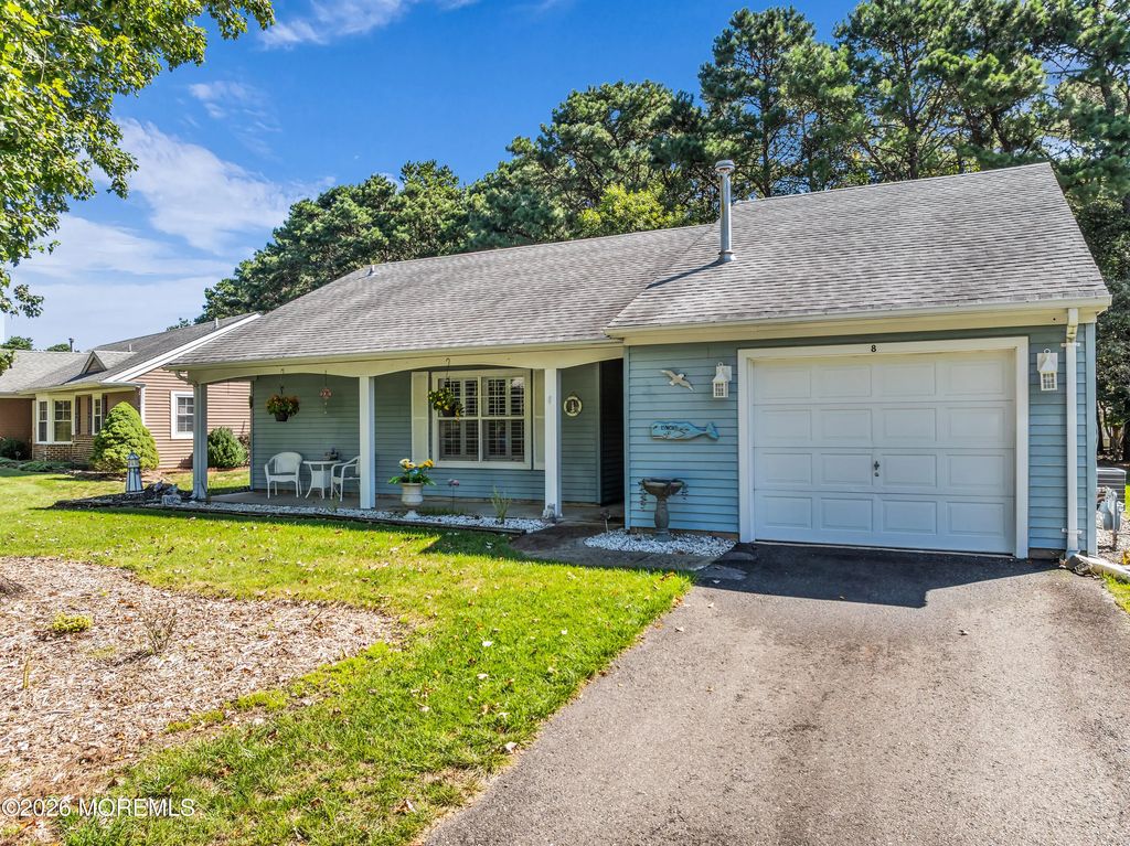 8 Norwick Drive, Forked River