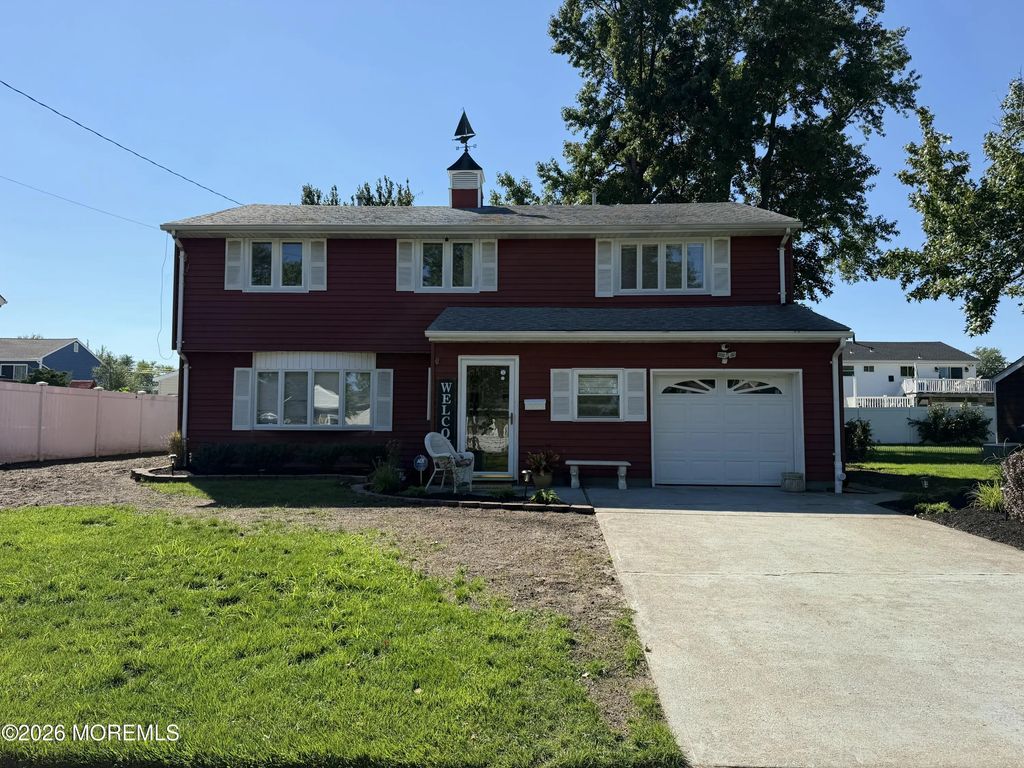 6 Elm Avenue, Hazlet
