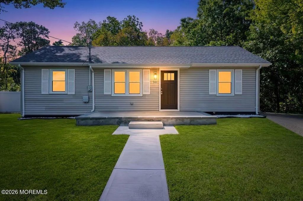 501 Azalea Drive, Brick