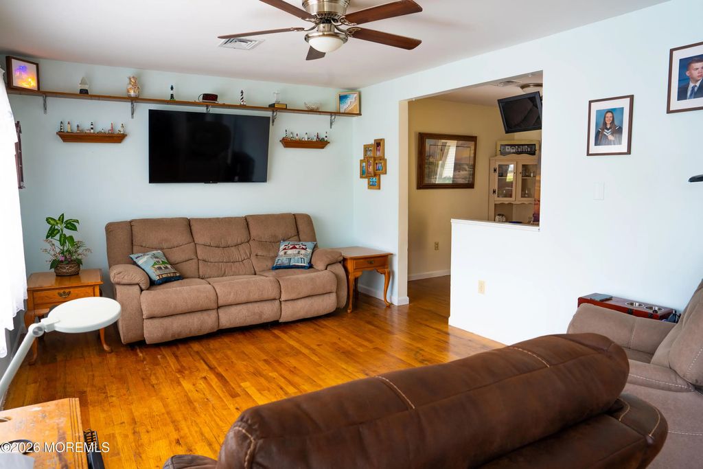 129 Spray Avenue, Beachwood