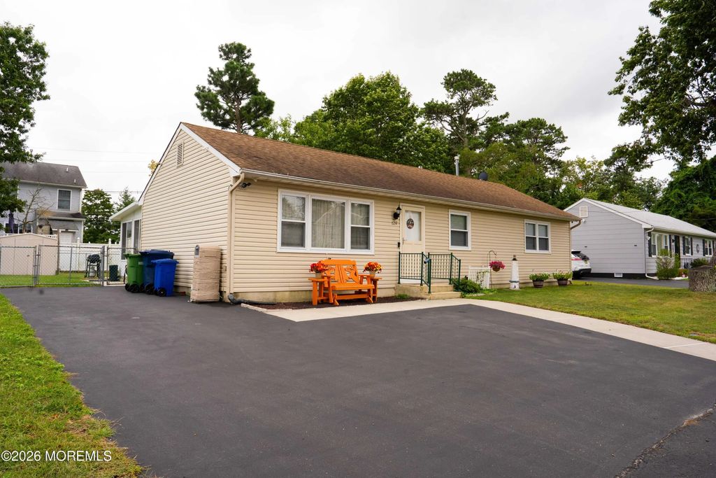 129 Spray Avenue, Beachwood