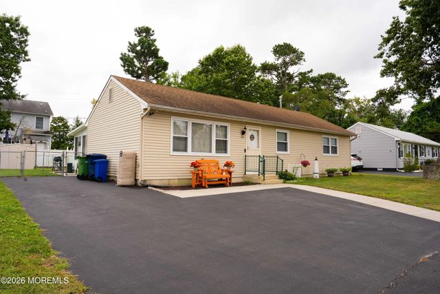 129 Spray Avenue, Beachwood
