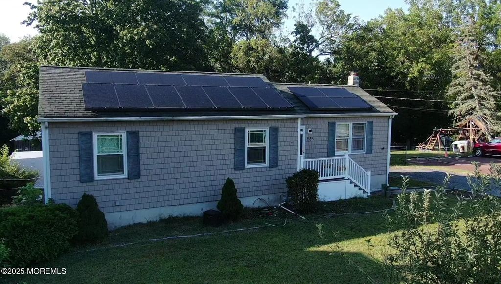 585 Wayside Road, Neptune Township