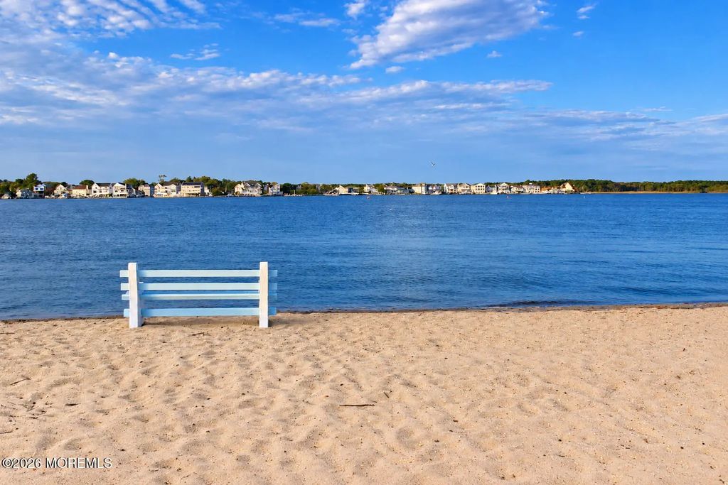 8 Frankies Lane, Toms River