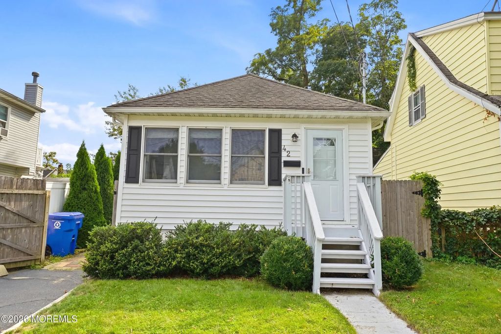42 Center Avenue, Leonardo