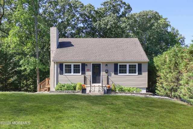 38 Swimming River Road, Lincroft