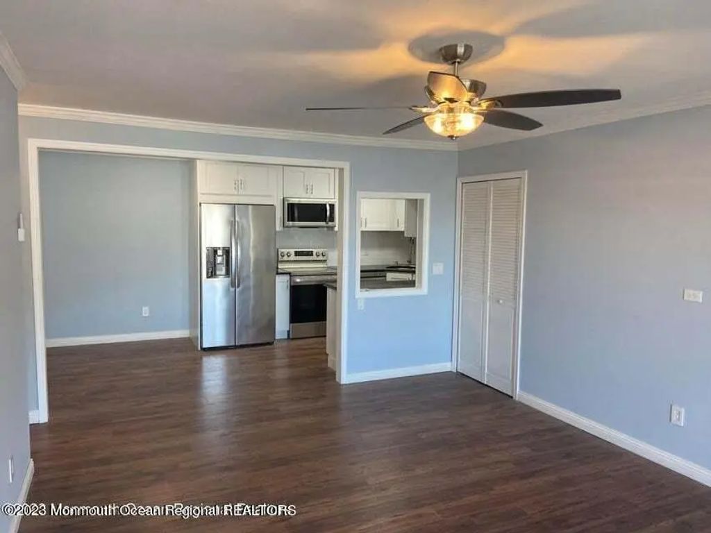330 Shore Drive E30, Highlands