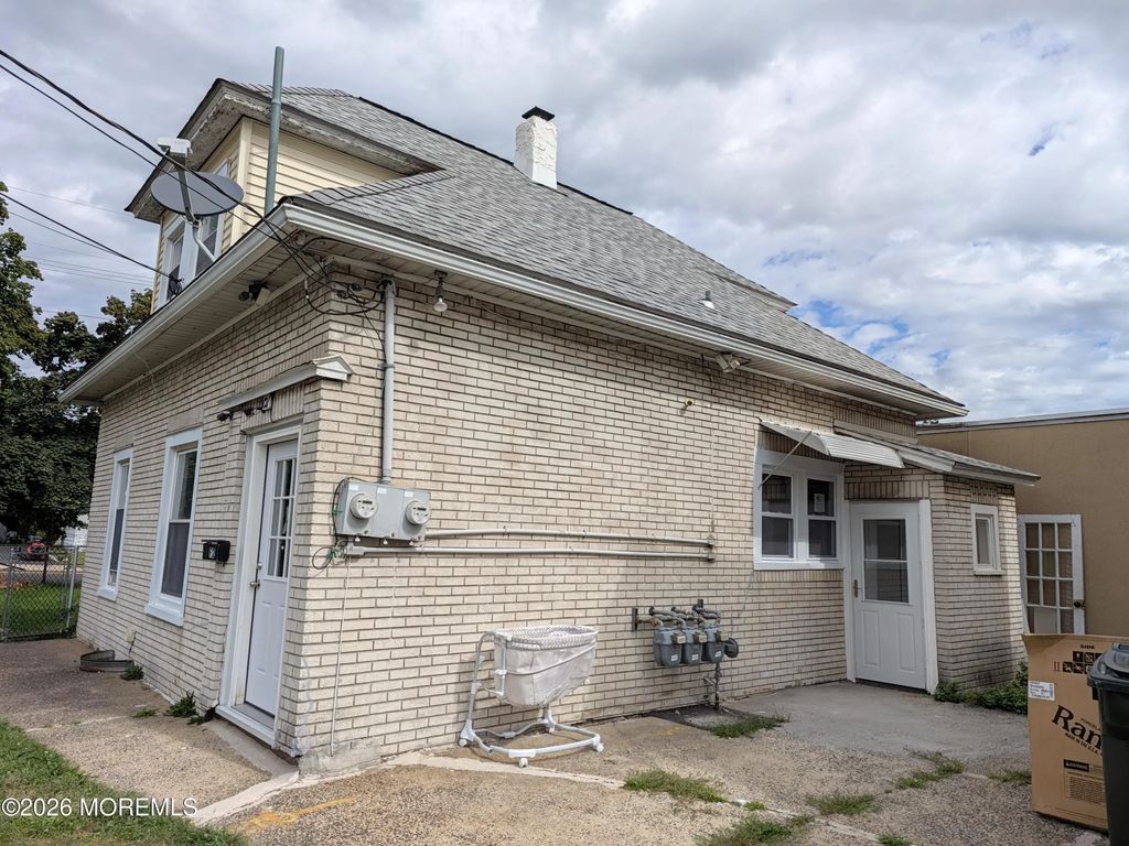 121 Kossuth Street 1, Somerset