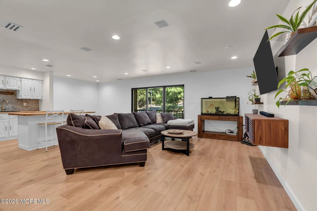 56 Inverness Court, Matawan