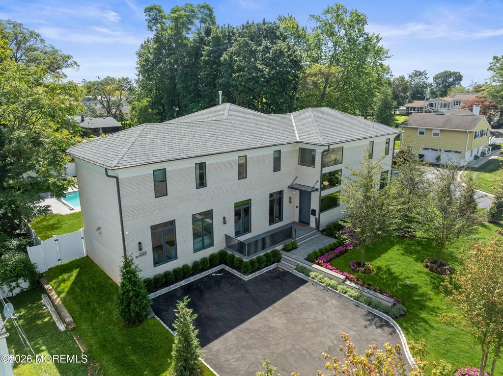 889 Red Oaks Drive, Long Branch