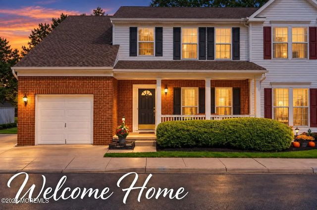12 Foxmoor Lane, Bayville
