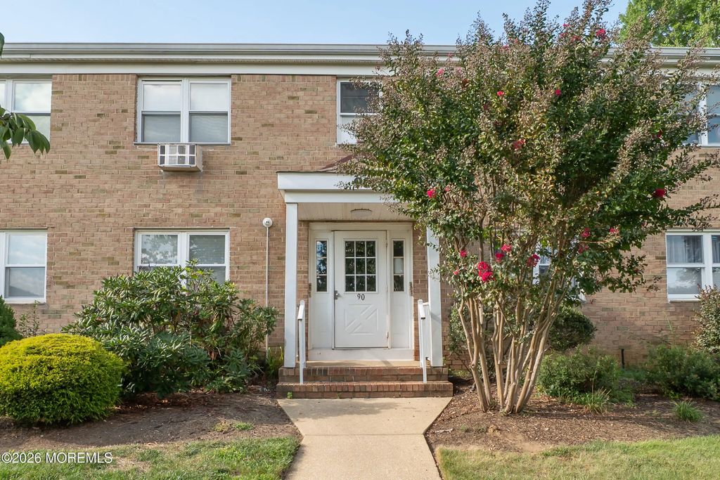 90 Stonehurst Boulevard C, Freehold