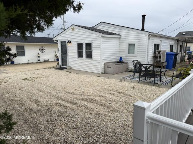 100 W Plover Way, Lavallette