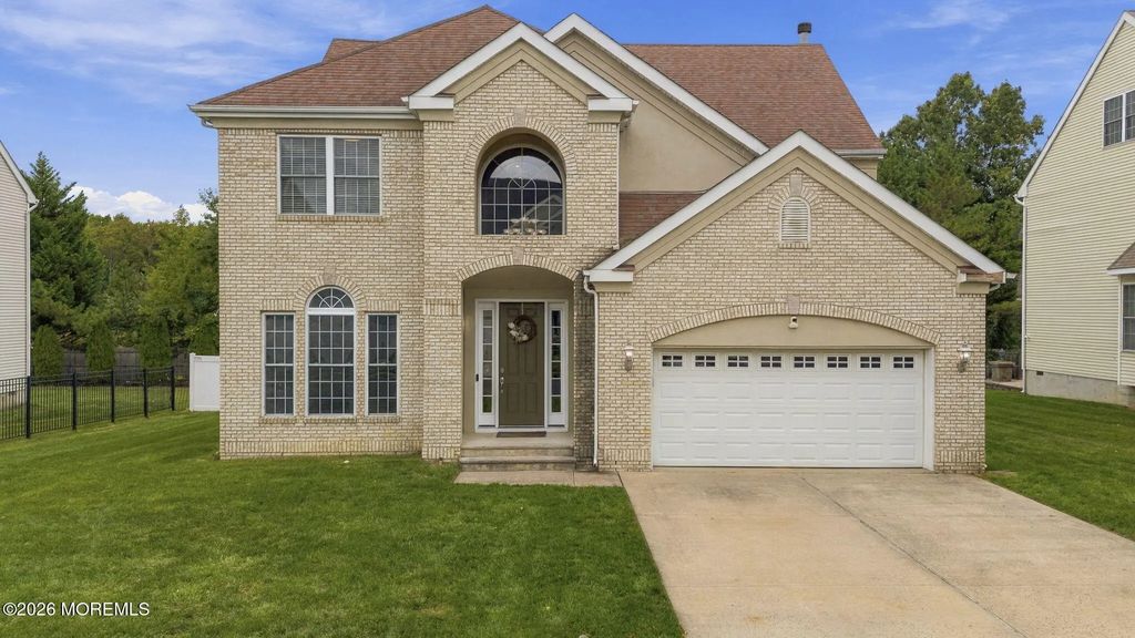 12 Arrowwood Court, Howell