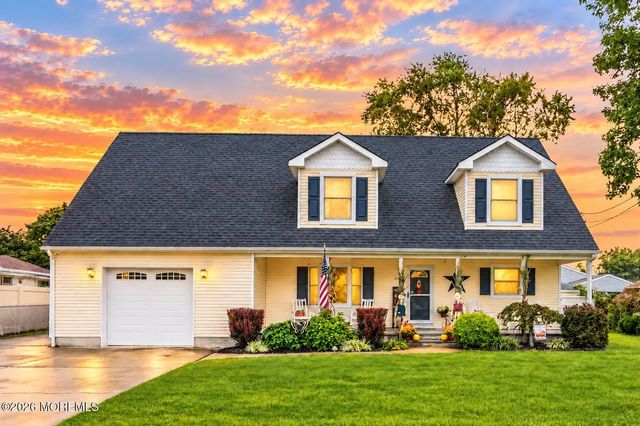 501 Lilac Street, Lakehurst