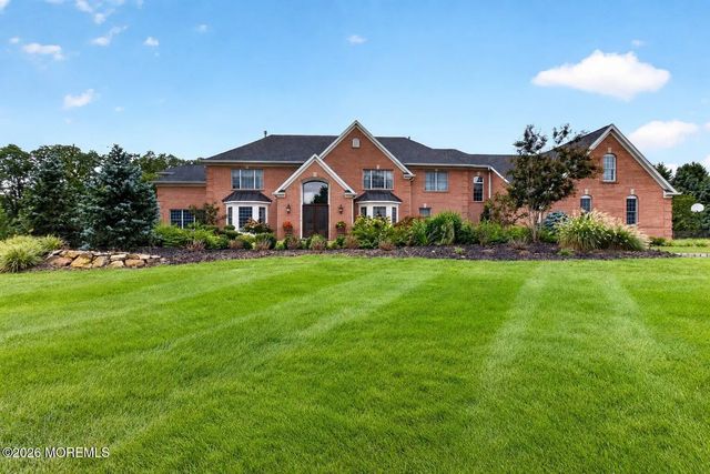 10 Maacka Drive, Holmdel