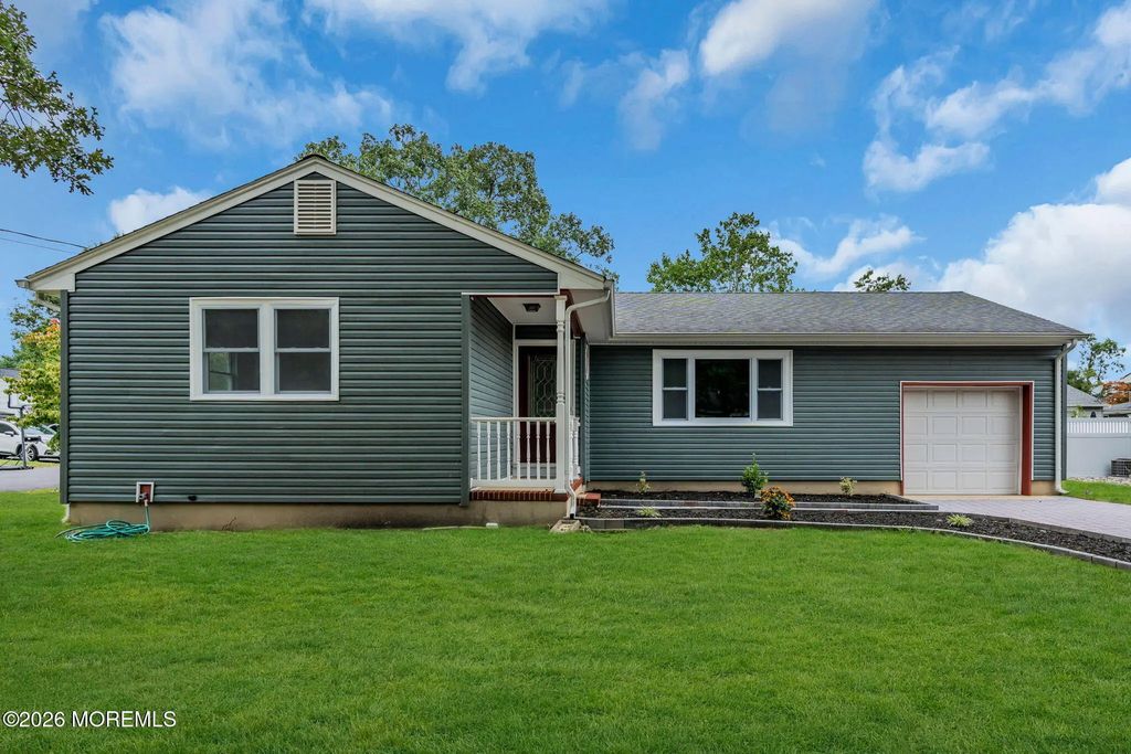 652 Berkeley Avenue, Beachwood