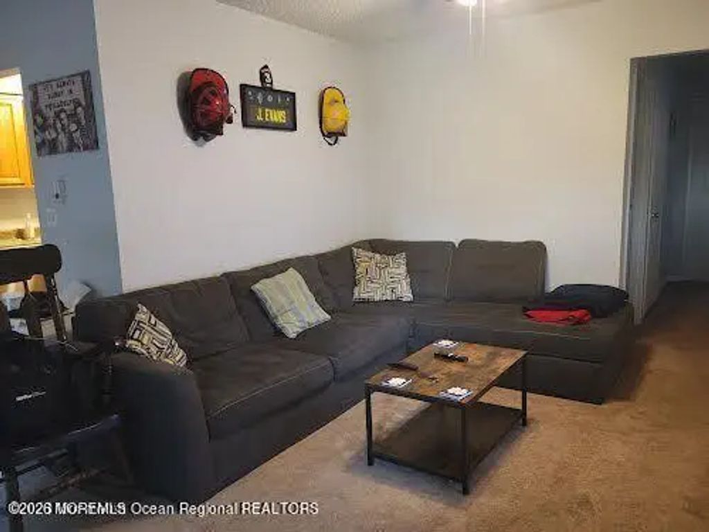 324 Shore Dr Drive B3, Highlands