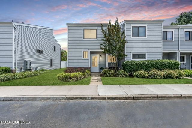 6 Beverly Court, Tinton Falls