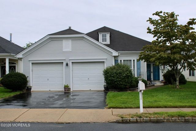 4 Summerlawn Drive, Lakewood