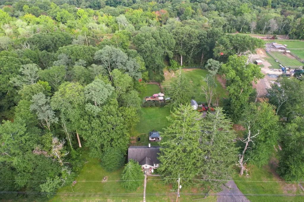 193 Colts Neck Road, Farmingdale