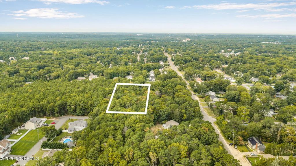 Latimer Avenue, Bayville
