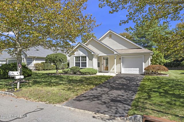 9 Skylark Lane, Lakewood