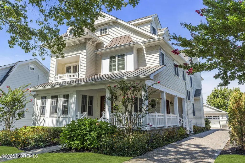 420 Tuttle Avenue, Spring Lake