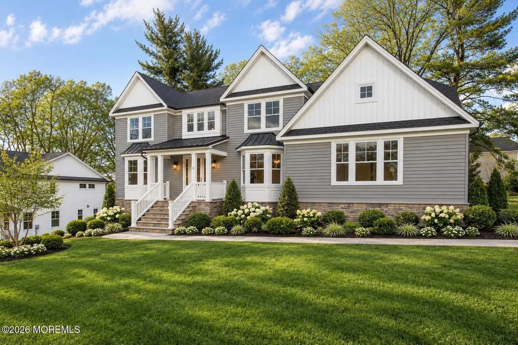 3 Barrington Court, Holmdel
