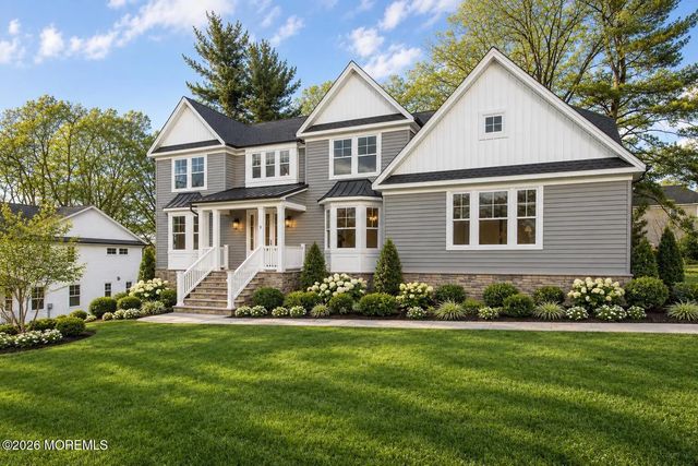 3 Barrington Court, Holmdel