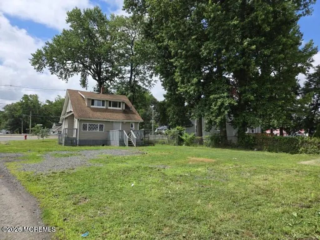 261 State Route 36, Hazlet