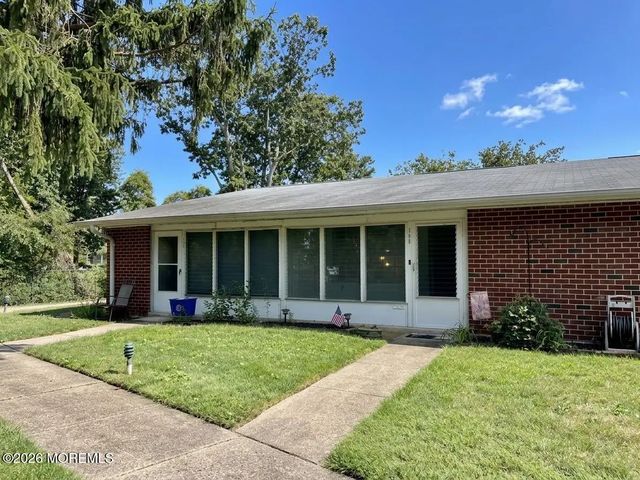 1192b Clydebank Court, Lakewood