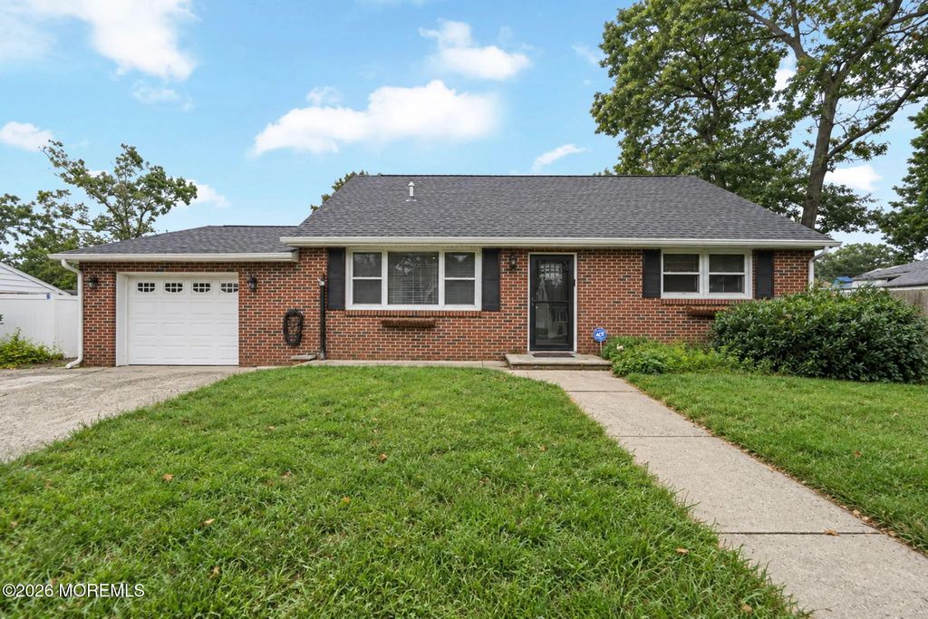 417 Leeward Avenue, Beachwood