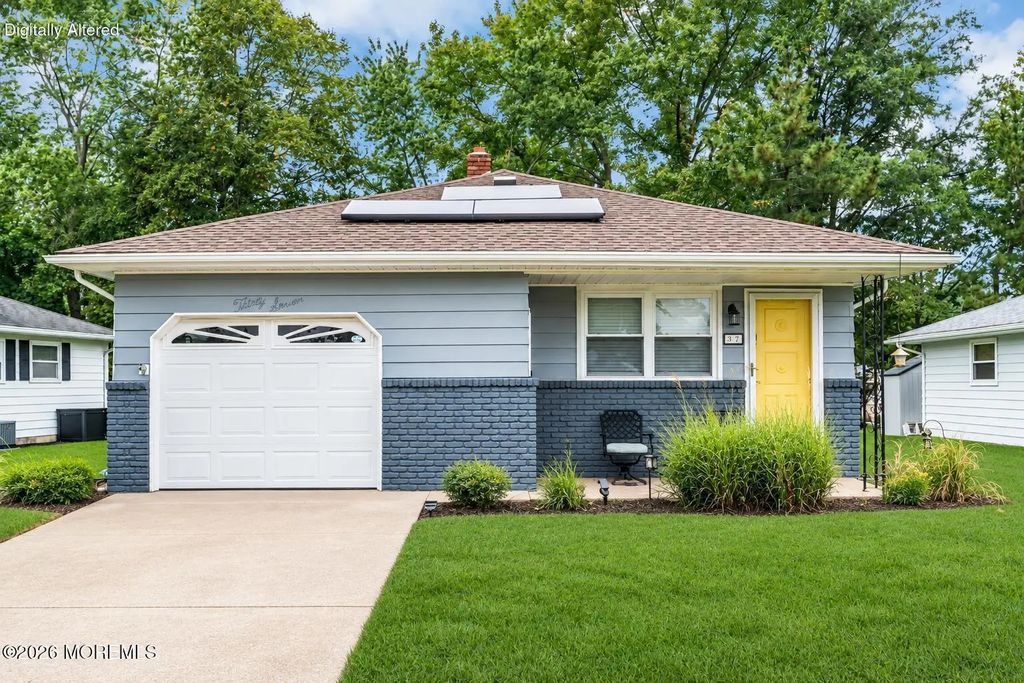 37 Scarborough Place, Toms River
